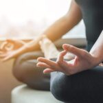 یوگا چیست؟ مضرات و فواید یوگا (yoga) + تاریخچه